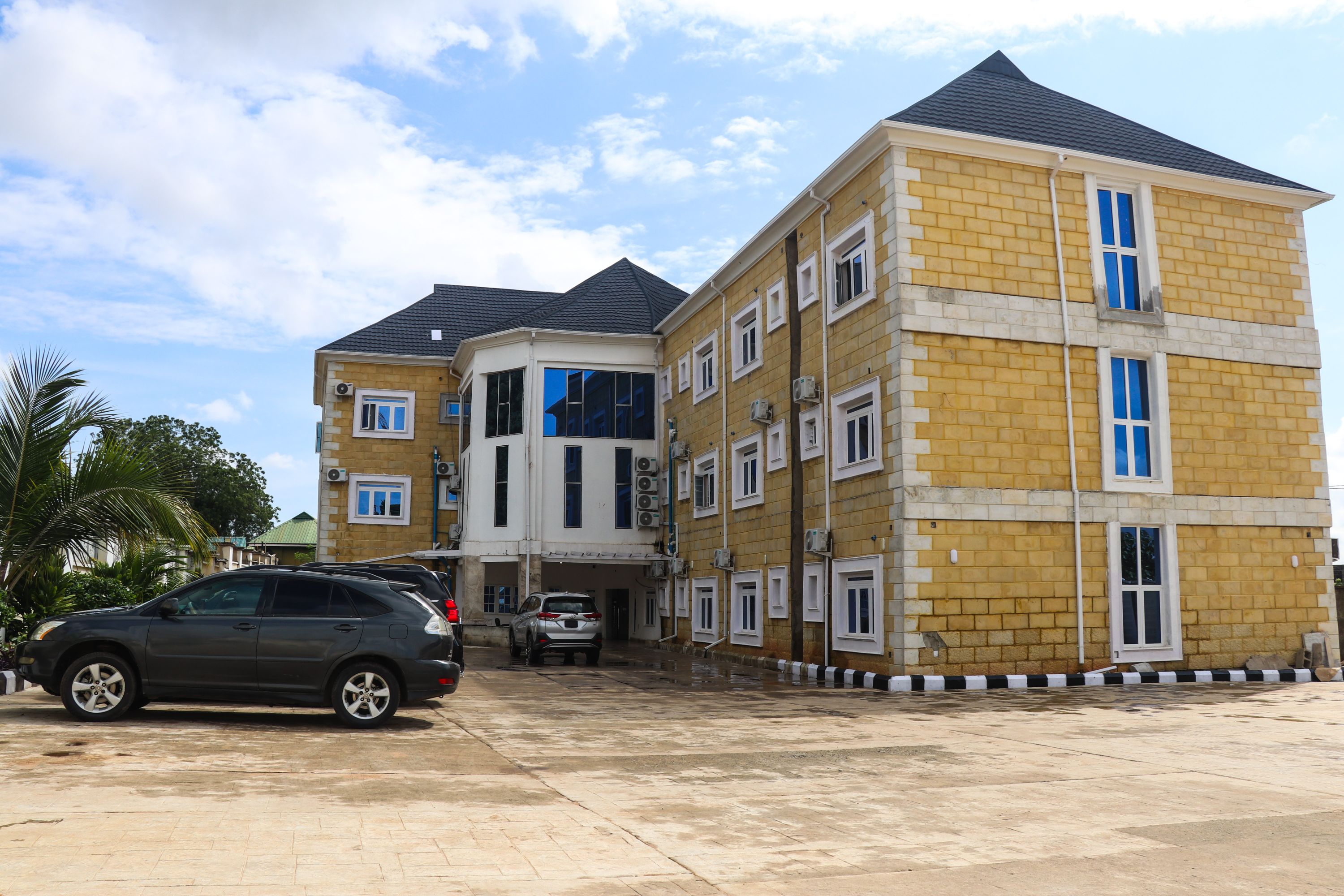 Cruise ship building